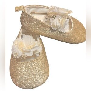 NWOT Goldbug Baby Girls Gold Glitter Mary Jane Shoes 3-6M